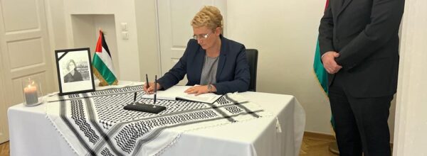 Księga kondolencyjna – Dzień II